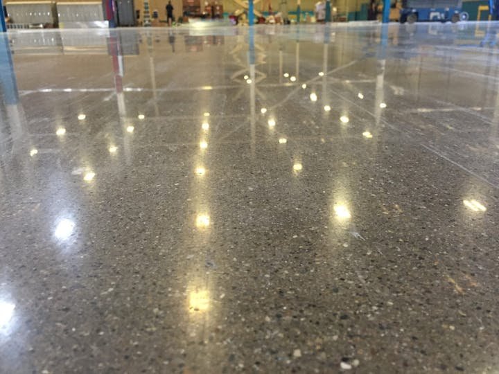 industrial-High-Gloss-concrete-polishing-scaled